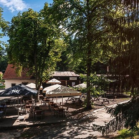 Rekreacni Areal Prihrazy Hotel Zdar  Bagian luar foto