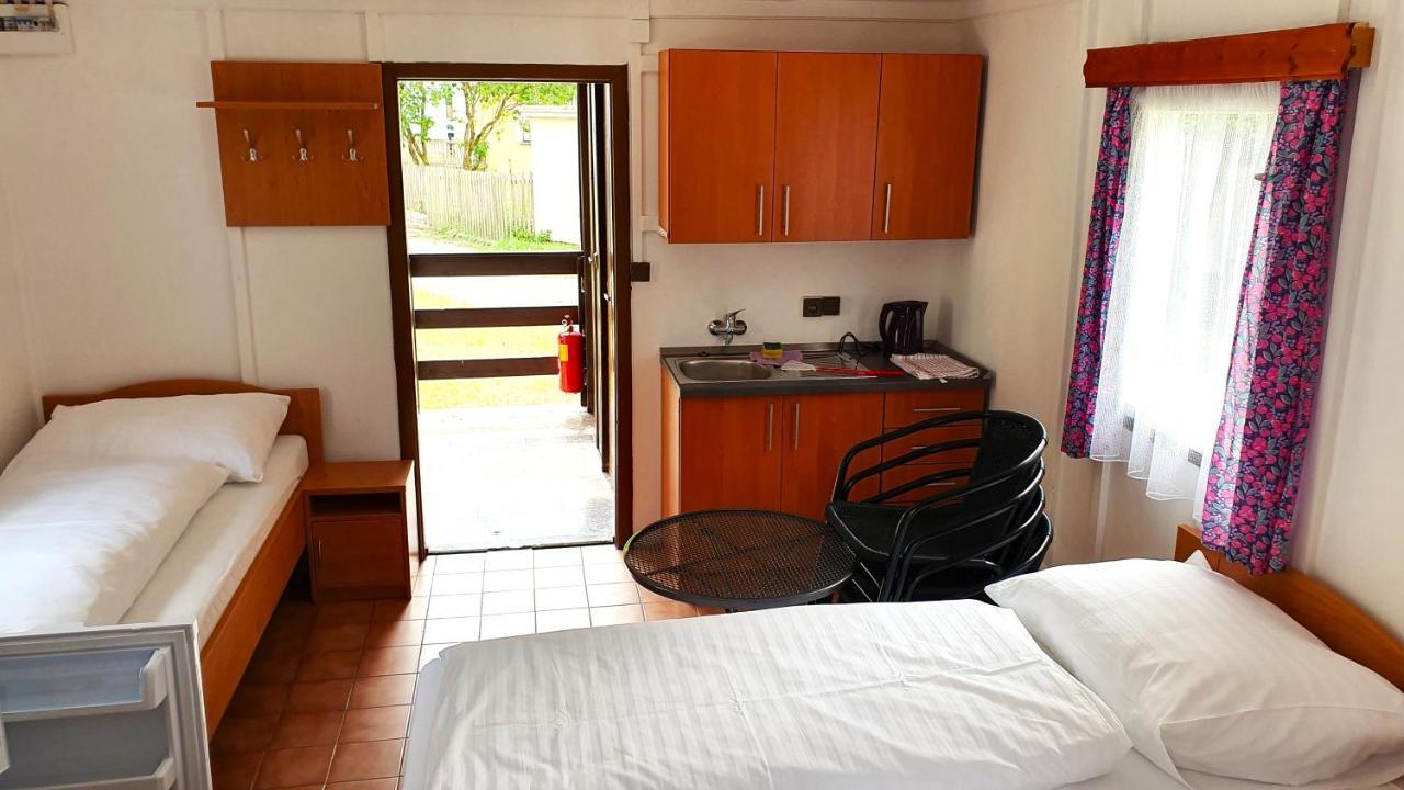 Rekreacni Areal Prihrazy Hotel Zdar  Bagian luar foto
